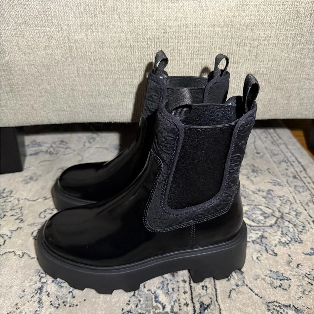 Tory Burch T Monogram Chelsea Lug Boot